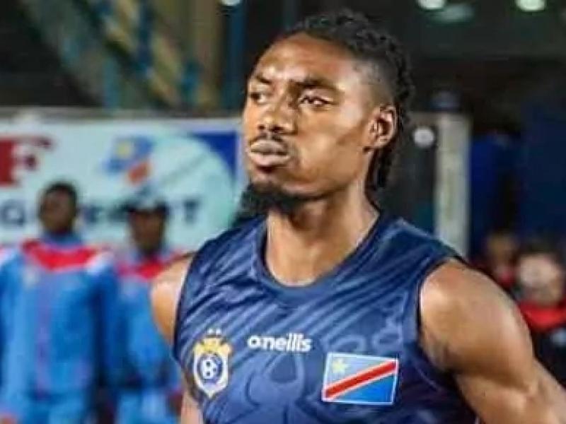 Jordan Botaka, lors d'un match de l'équipe nationale de la RDC, au stade des martyrs de Kinshasa.