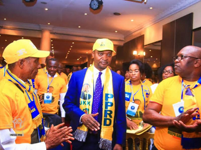 Le secrétaire permanent, Emmanuel Shadary et les cadres du PPRD lors d'une réunion politique [ photo d'archives]