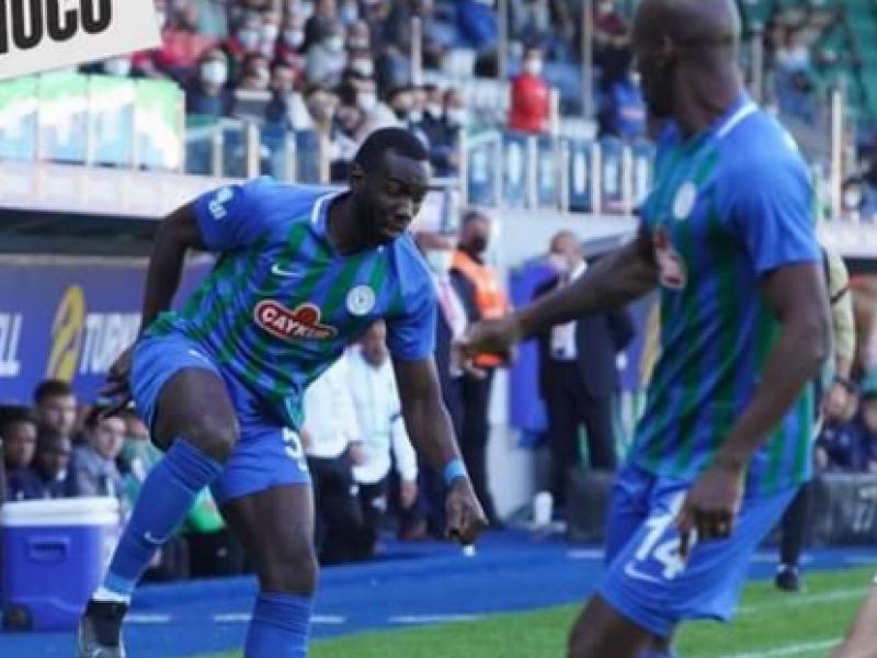 Yannick Bolasie sous les couleurs de Çaykur Rizespor.