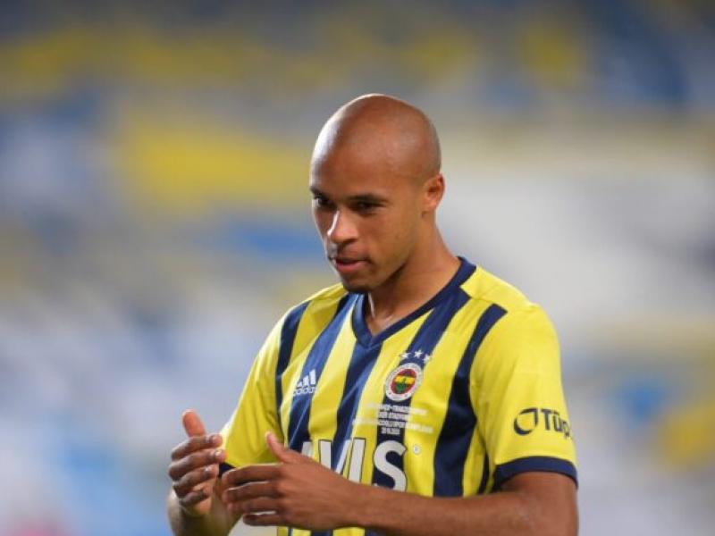 Le défenseur congolais, Marcel Tisserand sous les couleurs de Fenerbahçe.