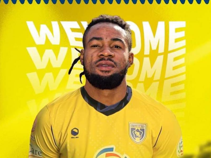 Christian Luyindama à Al Taawoun FC d'Arabie Saoudite.