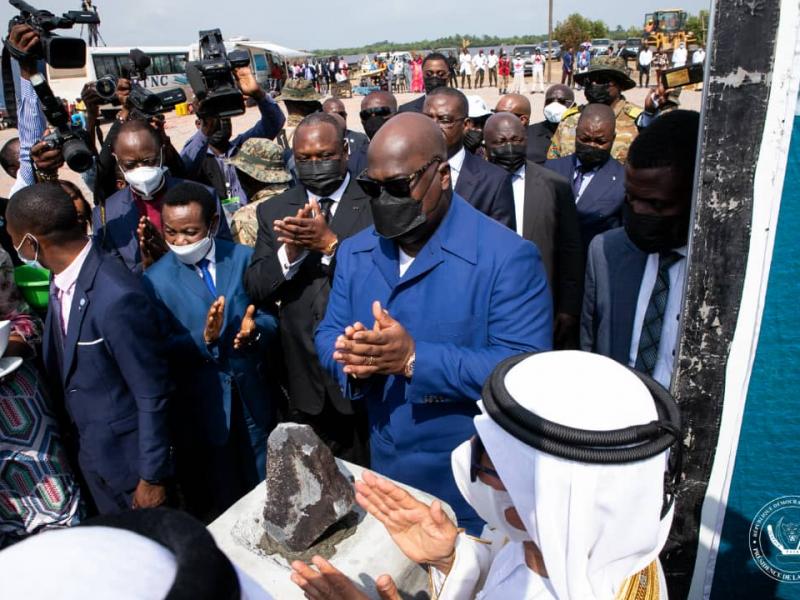 Félix Tshisekedi pose la première et lance les travaux de la construction du port en eaux profondes de Banana.