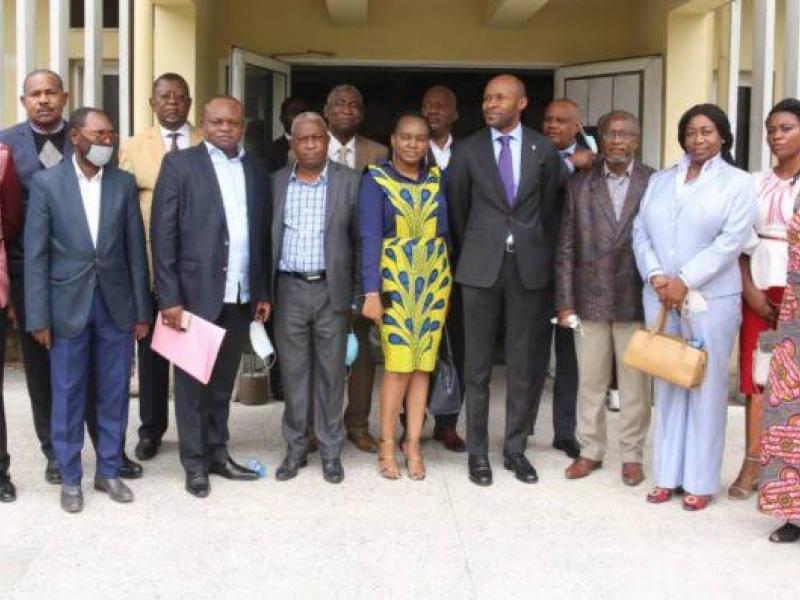 Le ministre de la communication, Patrick Muyaya et les différentes composantes intéressées pour l'organisation des états généraux de la presse