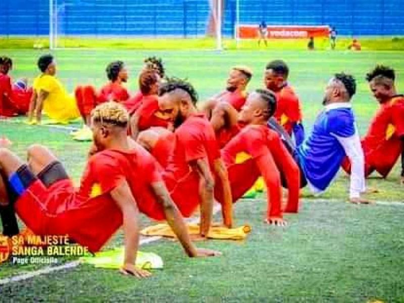 Les joueurs de Sanga Balende lors d'une séance d'entraînement au Stade Kashala Bonzola 
