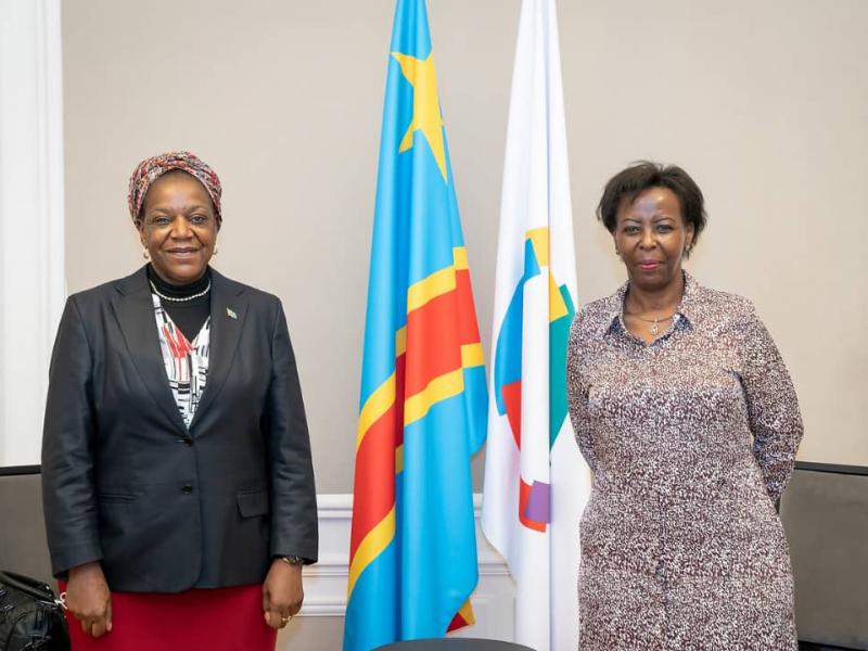 de gauche à droite Isabelle Tshombe, représentante de la RDC auprès de l'OIF et la Secrétaire générale de l'OIF, Louise Mushikiwabo