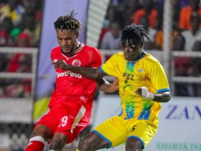 Le défenseur congolais, Henock Inonga Baka sous les couleurs de Simba SC, lors d'un match du championnat Tanzanien.