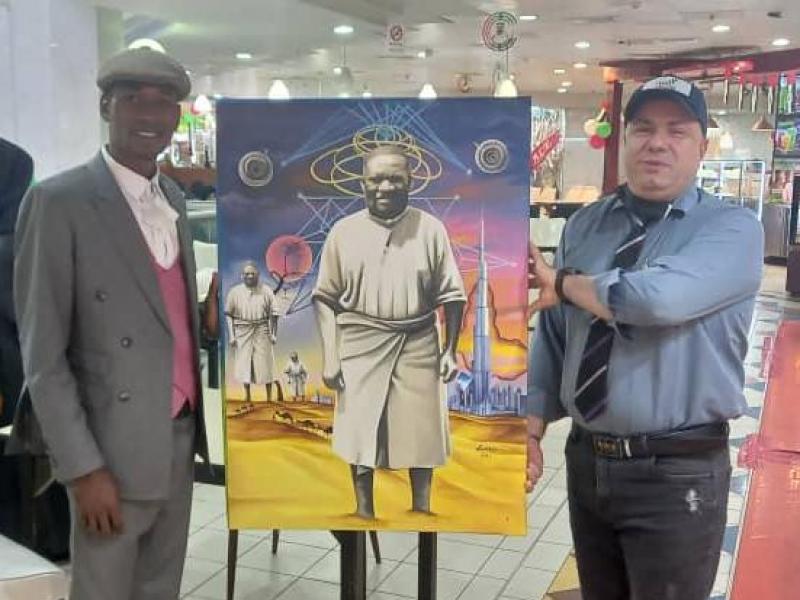 L'artiste visuel docteur Jospin Lohanga lors de l'exposition universelle de Dubaï