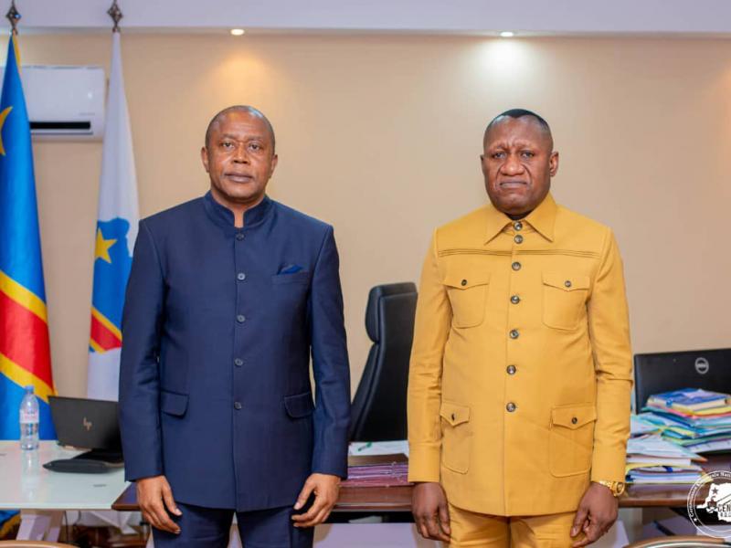 De gauche à droite, le président de la CENI et l'Inspecteur Général chef de service de l'Inspection générale des finances