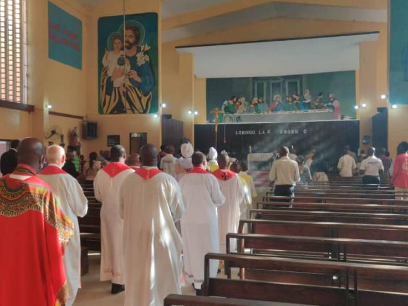 Messe en hommage aux victimes du 16 février 1992