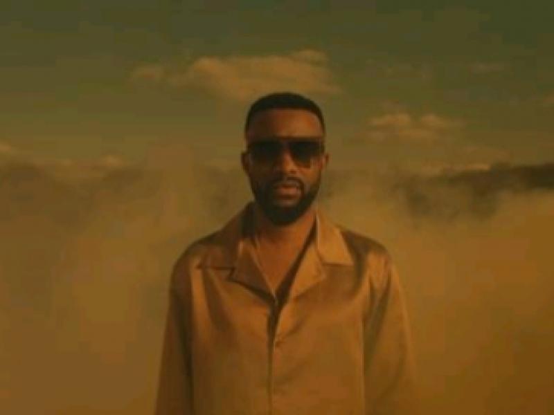 L'image de l'extrait du clip de la chanson "100" de Fally Ipupa.