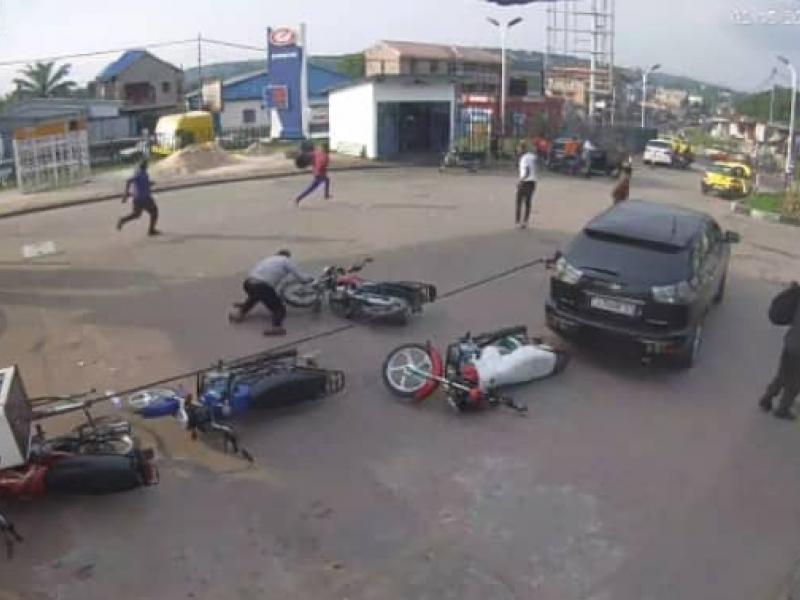 Une pompe a pris feu après maladresse d'un chauffeur (Photo de la scène capturée à partir de la vidéo de surveillance).