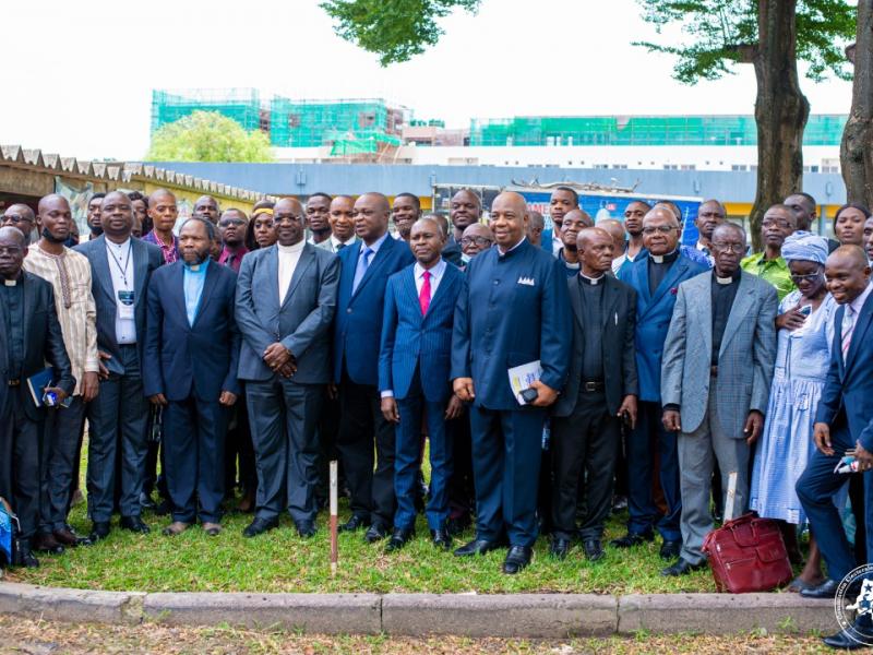 Photo de famille prise à l'ouverture du congrès national des jeunes protestants