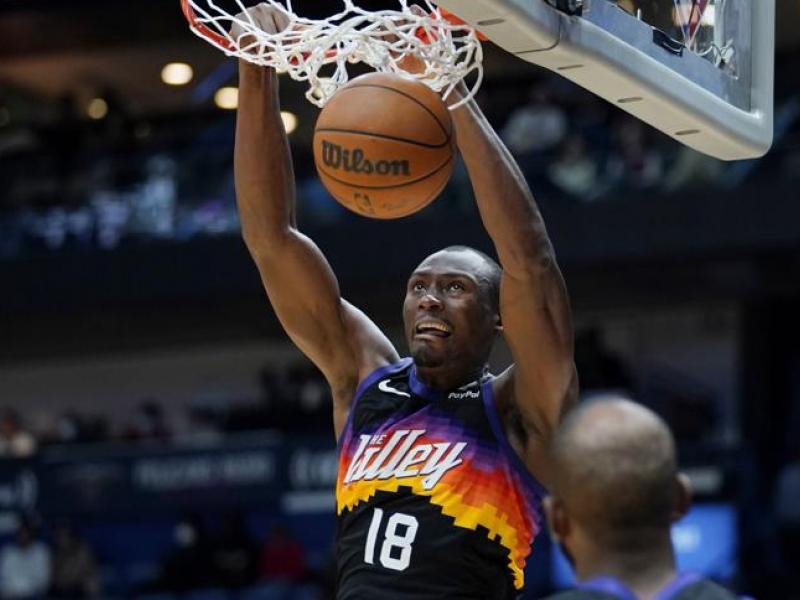 Le basketteur congolais Bismack Biyombo sous les couleurs de Phoenix Suns.