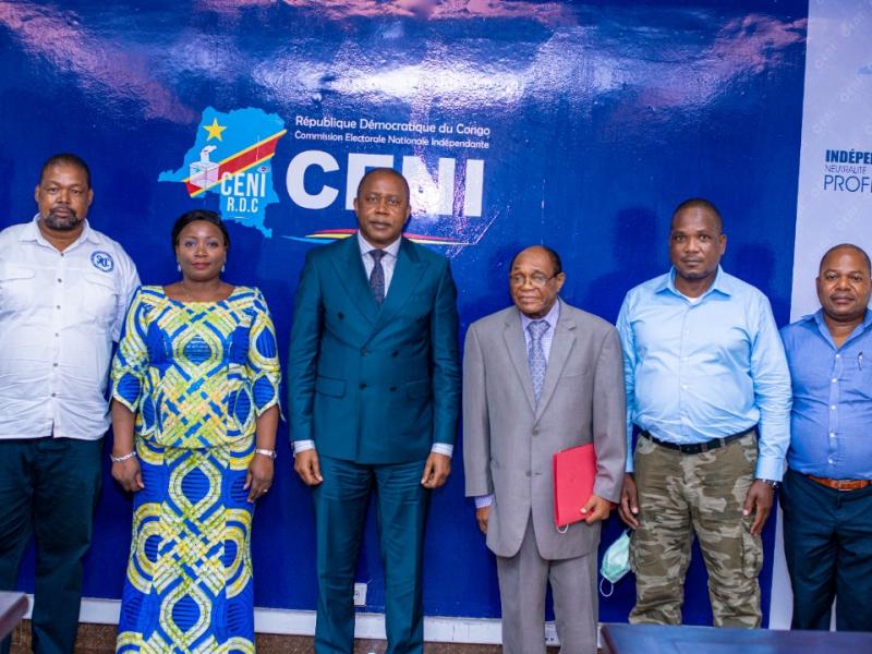 Une délégation de la SADC reçue en audience par le président de la CENI Denis Kadima ( troisième personne de gauche vers la droite en veste)