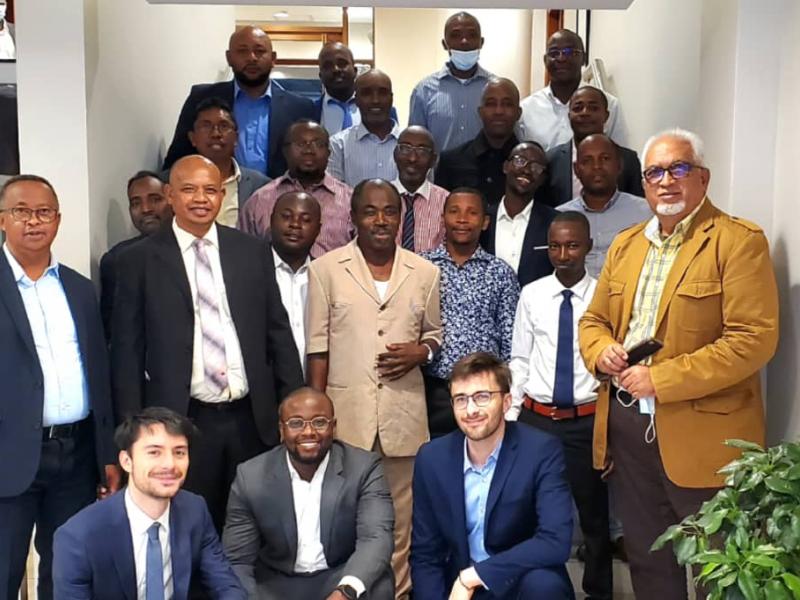 Photo de famille prise entre les experts de l'ARE lors du séminaire à Lusaka ( Zambie)