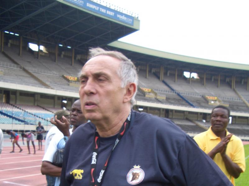 Henri Depireux lors d'une séance d'entraînement des Léopards au stade des martyrs de Kinshasa.