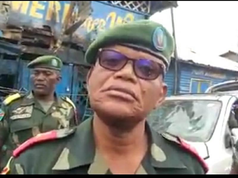 Le Gouverneur militaire du Nord-Kivu sur le lieu du drame