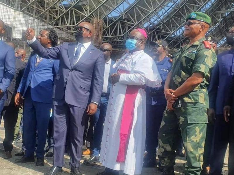 Le premier ministre Sama Lukonde lors de sa visite au chantier de la Cathédrale Mama wa Amani (Notre Dame de la Paix) en construction. La plus grande cathédrale de la RDC et 3ème en Afrique de par sa grandeur.