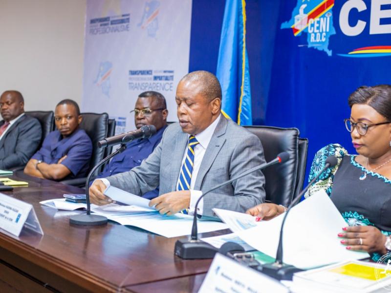 Les membres du bureau de la CENI à la convocation du second tour de l'élection des gouverneurs à Tshopo et au Kongo central