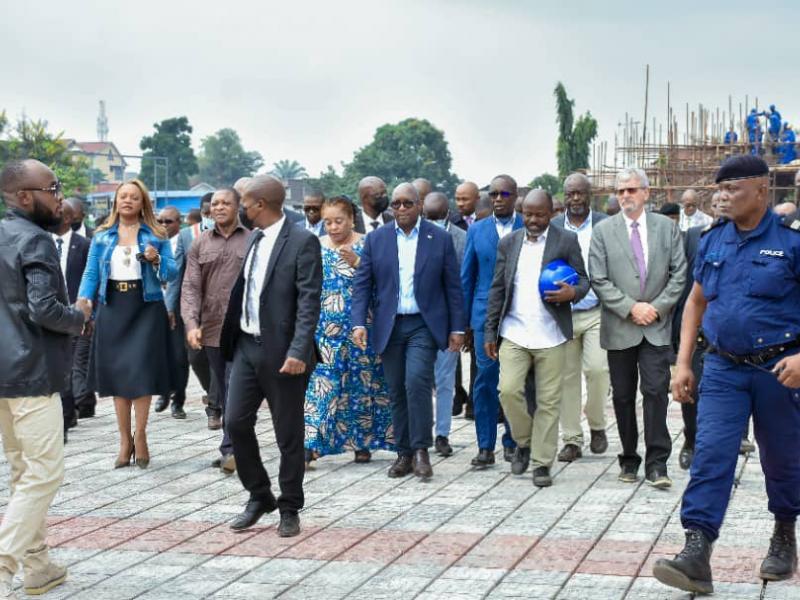 Le premier ministre Sama Lukonde accompagné d'une forte délégation lors de sa visite d'inspection à l'Echangeur de Limete, jeudi 19 mai 2022