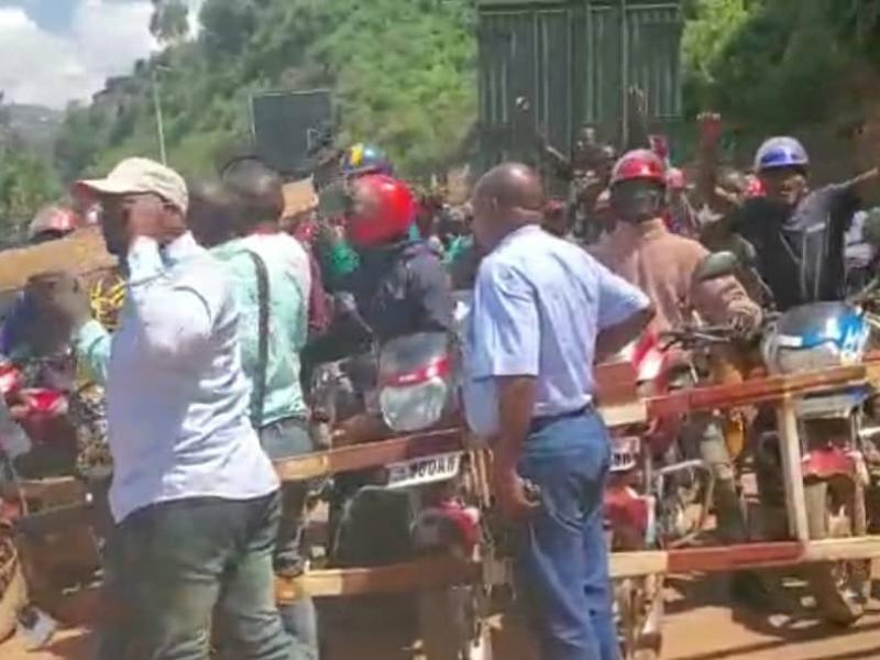 Des manifestants à Ruzizi 2, face aux agents de la DGM débordés