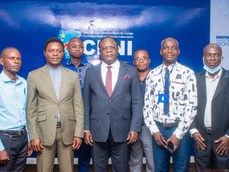 Le deuxième vice-président de la CENI, Didi Manara après un échange avec les ressortissants du territoire de Dekese ( Kasaï)
