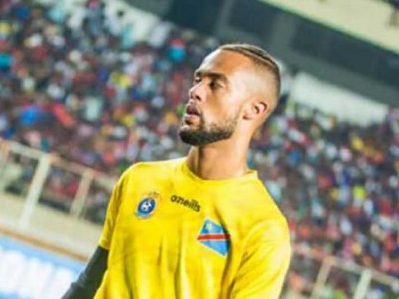 Joël Kiassumbua, lors d'une rencontre de la RDC, au stade des martyrs de Kinshasa.