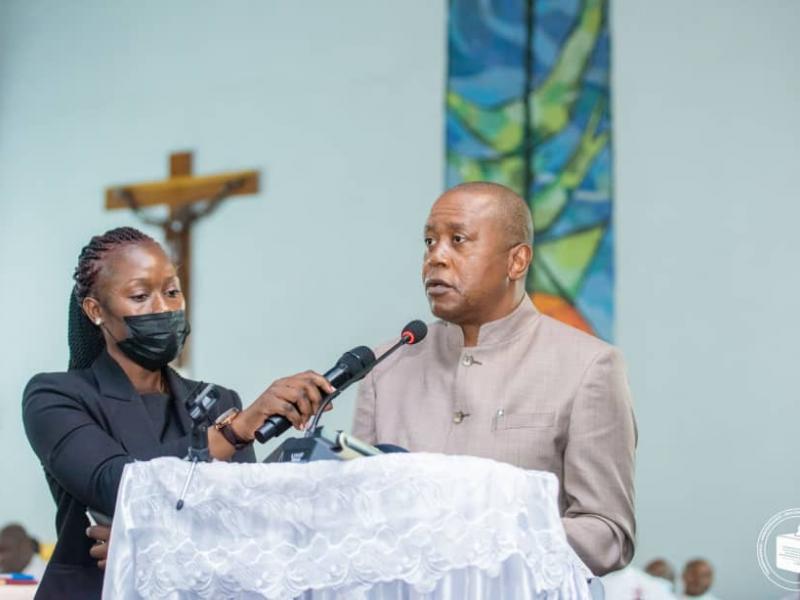 Le président de la CENI Denis Kadima lors de la messe en mémoire du premier président de la centrale électorale Mr l'abbé Apollinaire Malumalu