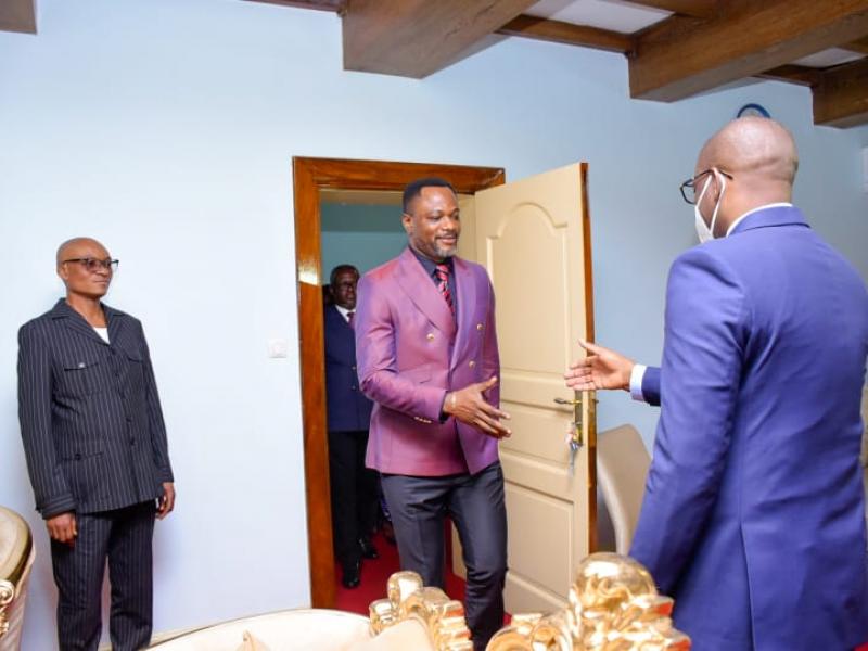 Le ministre Tony Mwaba reçu en audience par le gouverneur Jacques Kyabula