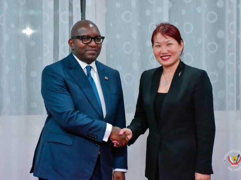 Le Premier ministre congolais, Sama Lukonde et la déléguée de la firme CIG MOTORS