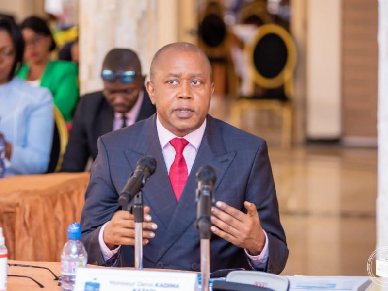 Le président de la CENI Denis Kadima lors d'une  séance de la RDC à l'exemple et adoption des travaux d'appropriation des mesures d'application de la loi électorale en vigueur