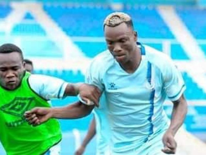 Glody Lilepo Makabi en duel avec son coéquipier de Al Hilal Omdurman, lors d'une séance d'entraînement. [Photo d'illustration]