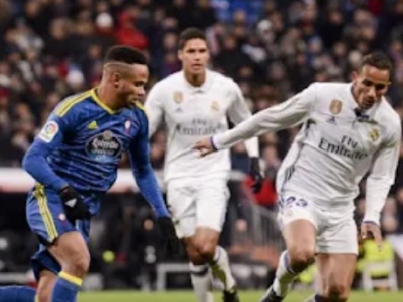 Théo Bongonda en duel avec l'ancien défenseur du Real Madrid, Danilo. [Photo d'illustration]