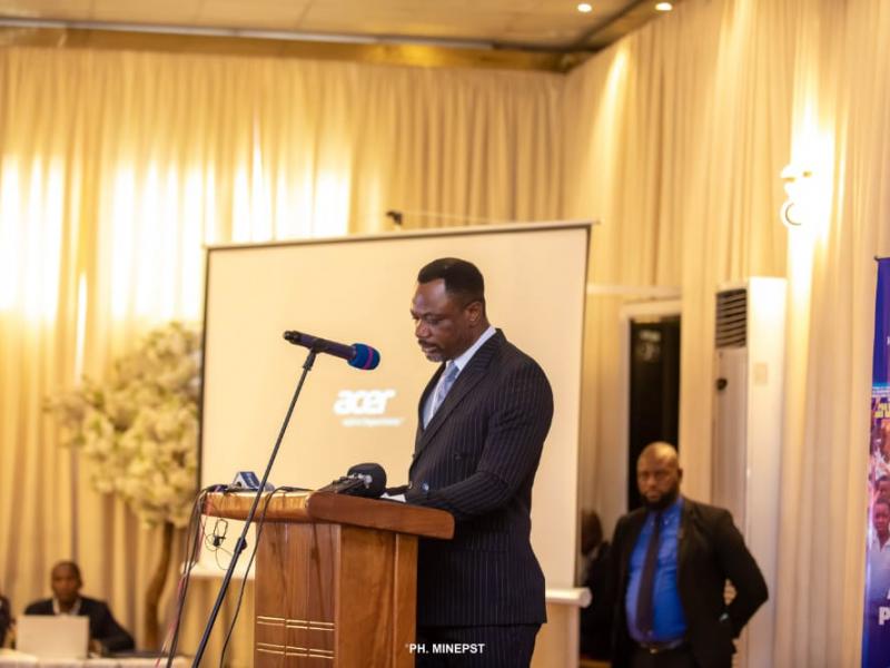 Le ministre Tony Mwaba lors de son discours d'ouverture de la Revue Annuelle des performances, édition 2022.