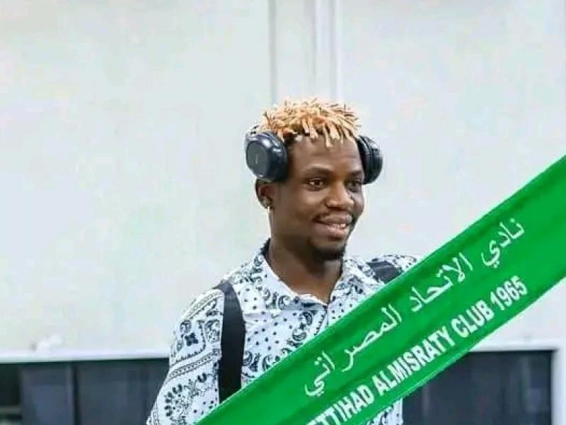 Aristote Omwele Zeke, lors de sa signature à Al Ettihad Al-Misraty de Libye.