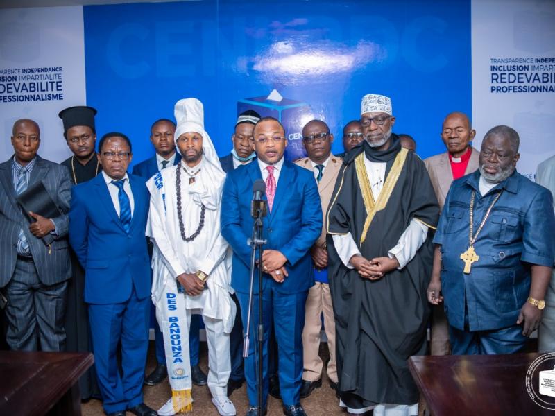 Une délégation de la CIME après l'audience avec le président de la CENI Denis Kadima