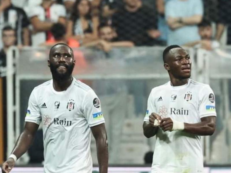 Arthur Masuaku et Jackson Muleka sous les couleurs de Beşiktaş JK.