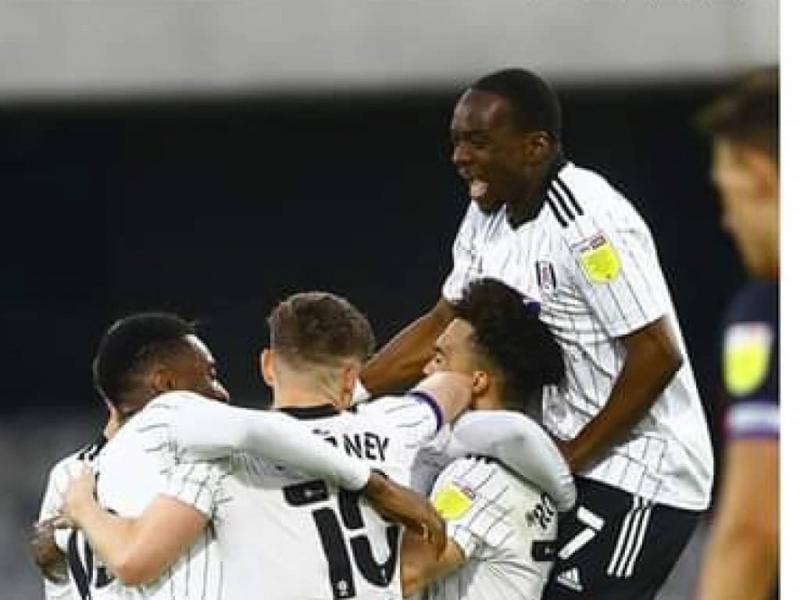 Kebano et ses coéquipiers de Fulham en pleine célébration. [Photo d'illustration]
