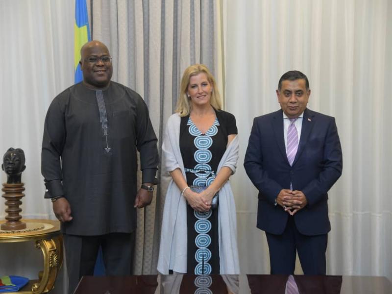 De gauche à droite, le président de la RDC Félix Tshisekedi, Son Altesse Royale,  Comtesse de Wessex, Sophie Rhys-Jones ainsi que le ministre d'État aux Affaires étrangères de la Grande Bretagne, Lord Tariq Mohamed