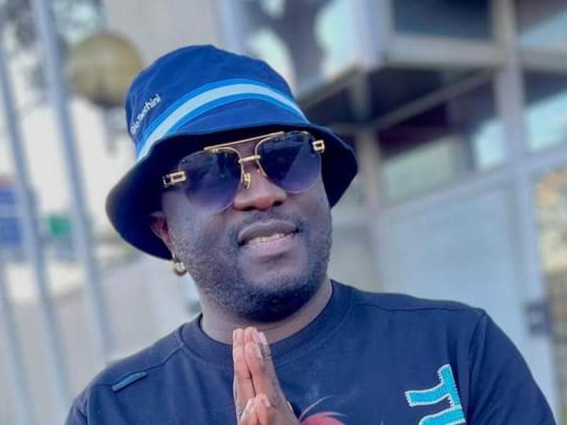 L'artiste musicien, Celeo Scram.