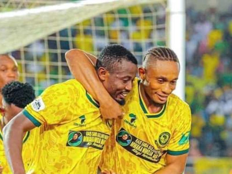 Yannick Bangala en pleine célébration d'un but avec son compatriote, Djuma Shabani. [Photo d'illustration]