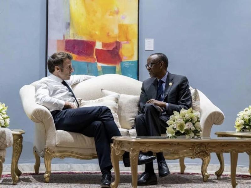 Le président français Emmanuel Macron et Paul Kagame, président rwandais, lors du sommet de Djerba (Tunisie) lors du dernier sommet de la Francophonie