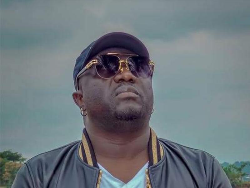 L'artiste musicien, Celeo Scram.