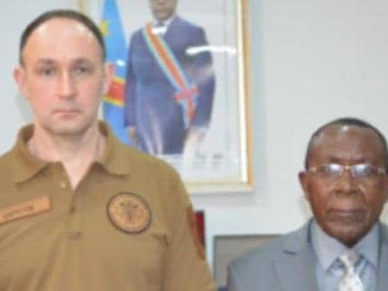 Le Vice-ministre de la défense Ukrainiene , Denys Sharapov et le ministre de la défense Congolaise, Gilbert Kabanda
