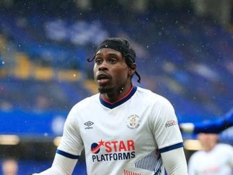 Pelly-Ruddock Mpanzu sous les couleurs de Luton Town lors d'une rencontre de Cup à Chelsea. [Photo d'illustration]