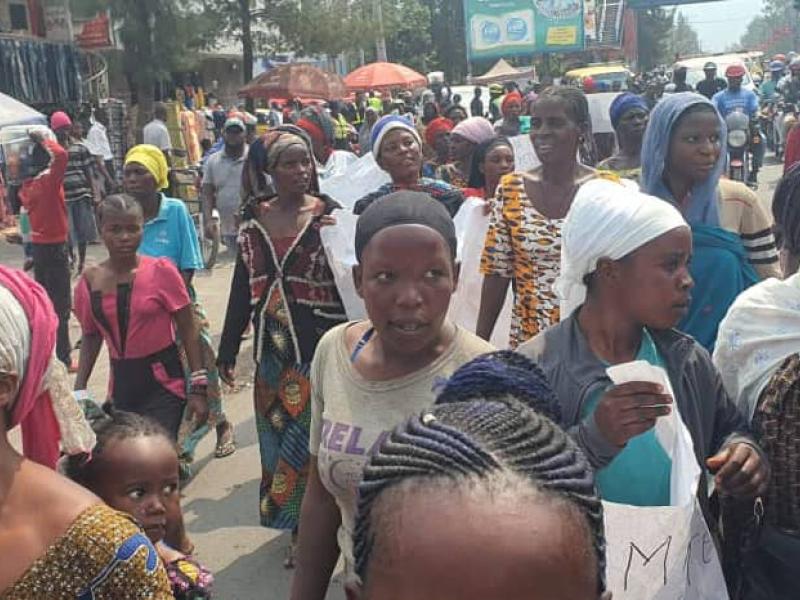 Des déplacés lors d’une manifestation pacifique Vendredi 17 février 2023 dans la ville de Goma au Nord-Kivu