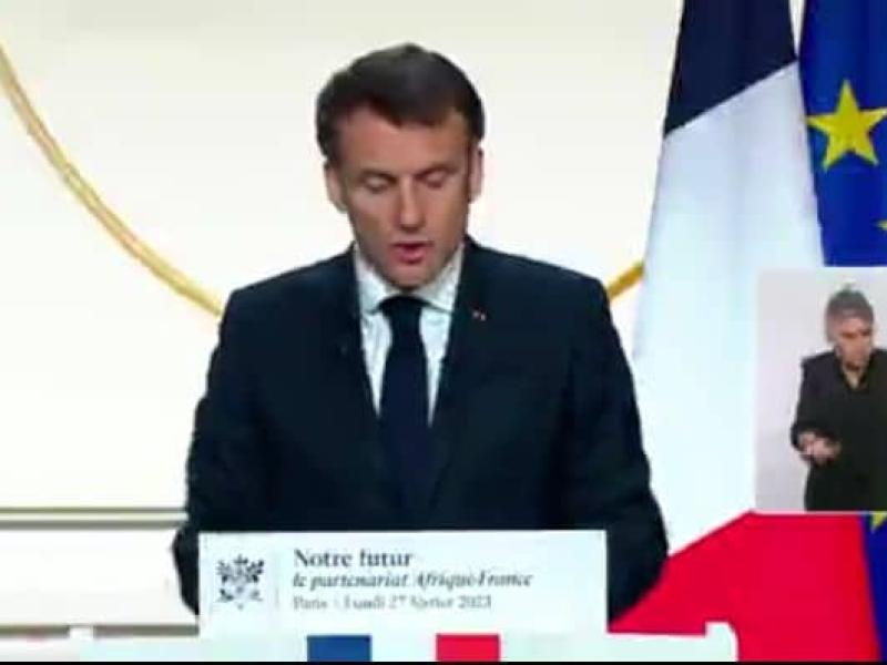Le président français, Emmanuel Macron prononçant son discours, ce lundi 27 février ,au palais présidentiel