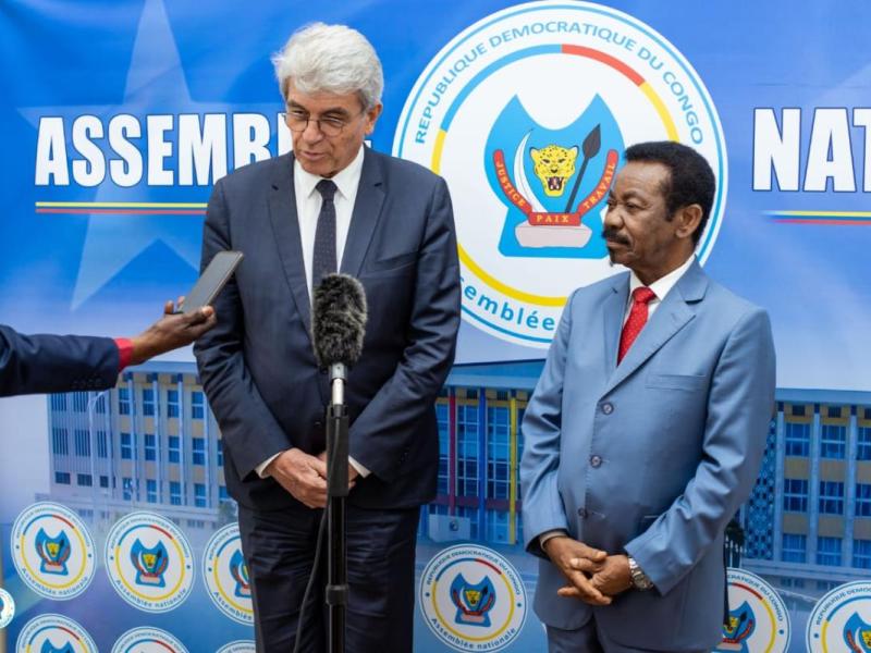L'ambassadeur français Bruno Aubert et le Président de l'Assemblée Nationale Christophe Mboso