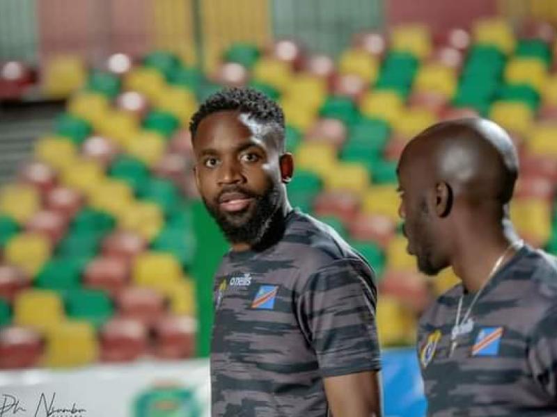 Cédric Bakambu et son coéquipier en sélection nationale, Yoane Wissa à Nouakchott.