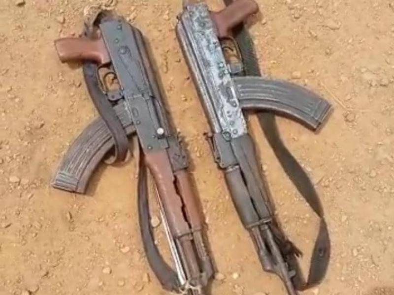 Deux armes AK47 des bandits arrêtés par les FARDC dans le groupement Baswagha-Madiwe à Beni